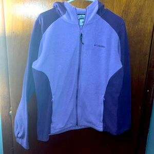 Selling womens size large Columbia jacket.